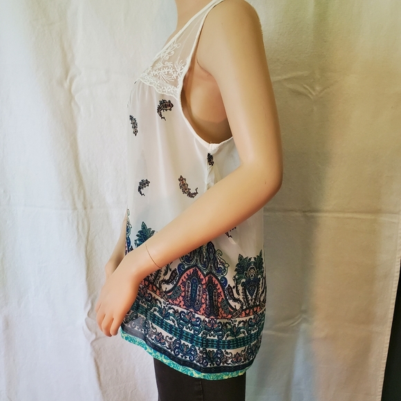 Set of 2 Sheer Tank Tops - Picture 5 of 16
